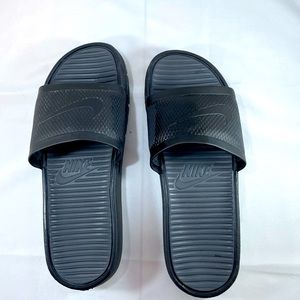Nike Benassi Solarsoft Slide #431884-001 Black/Grey - Size 9